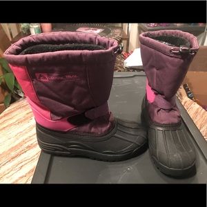 Girls Size 5 snow boots